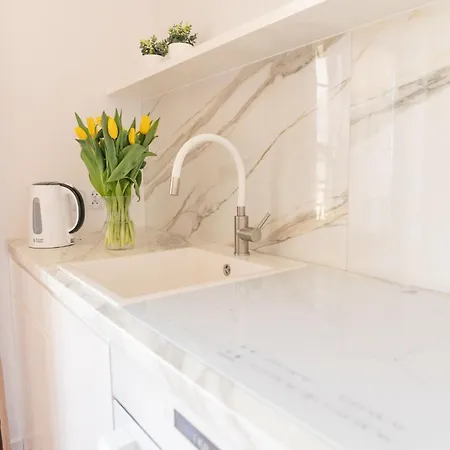 Daire Bianco Crema Przy Jasnej Gorze Çestohova