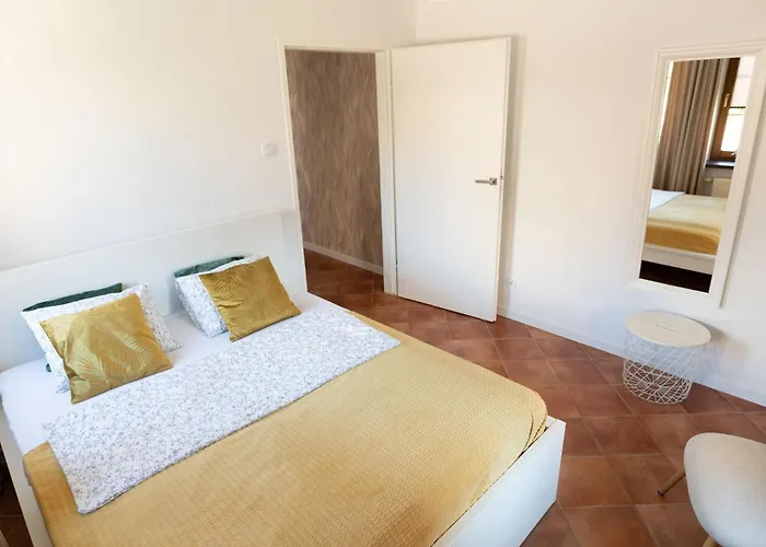 Bianco Crema Przy Jasnej Gorze צ'סטוצ'ובה